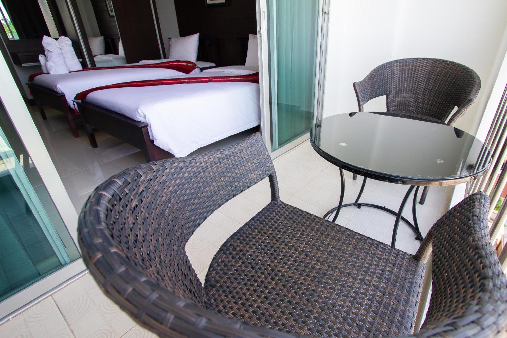 Valhalla Pattaya Hotel Джомтьен Экстерьер фото