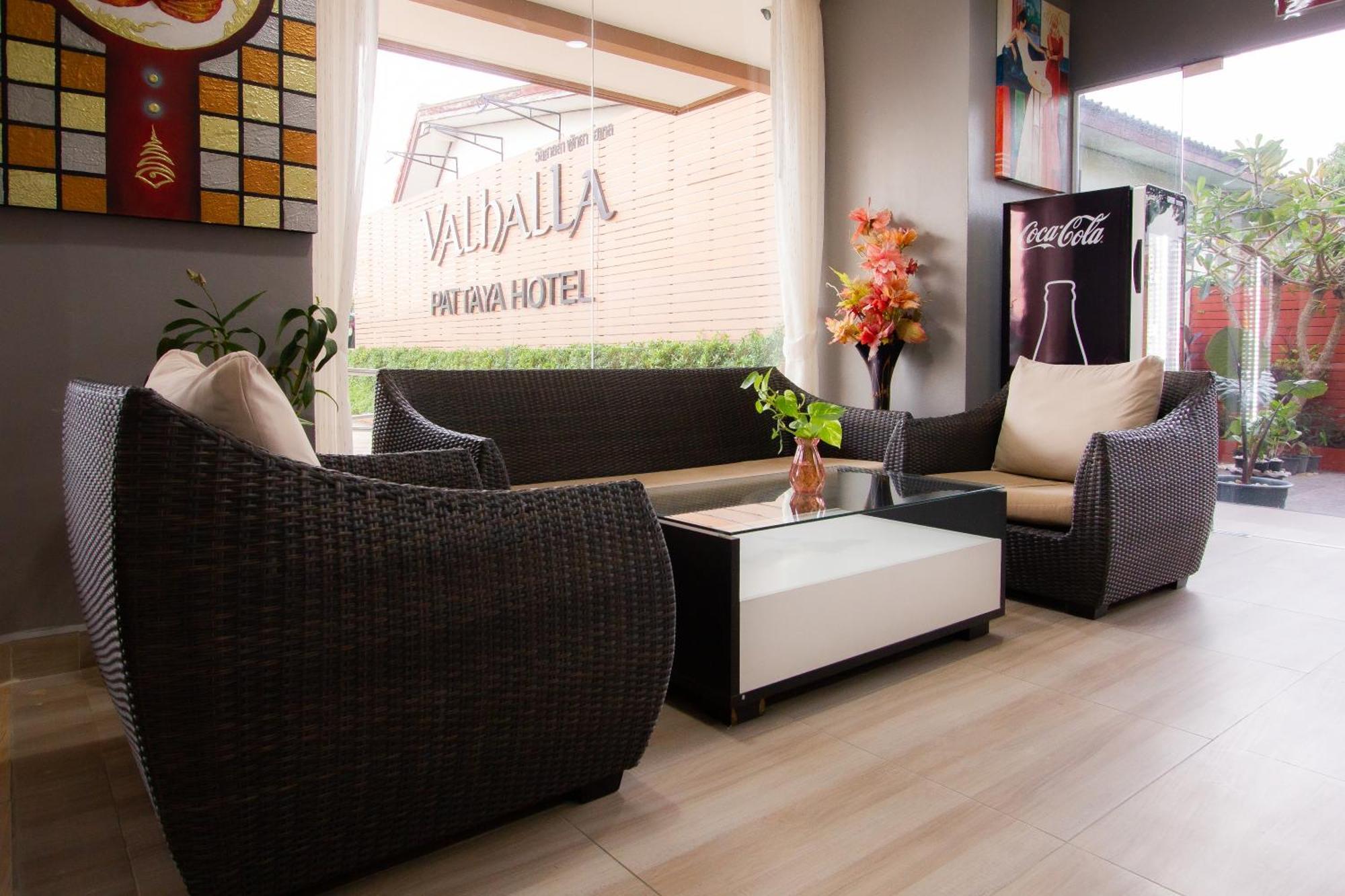 Valhalla Pattaya Hotel Джомтьен Экстерьер фото