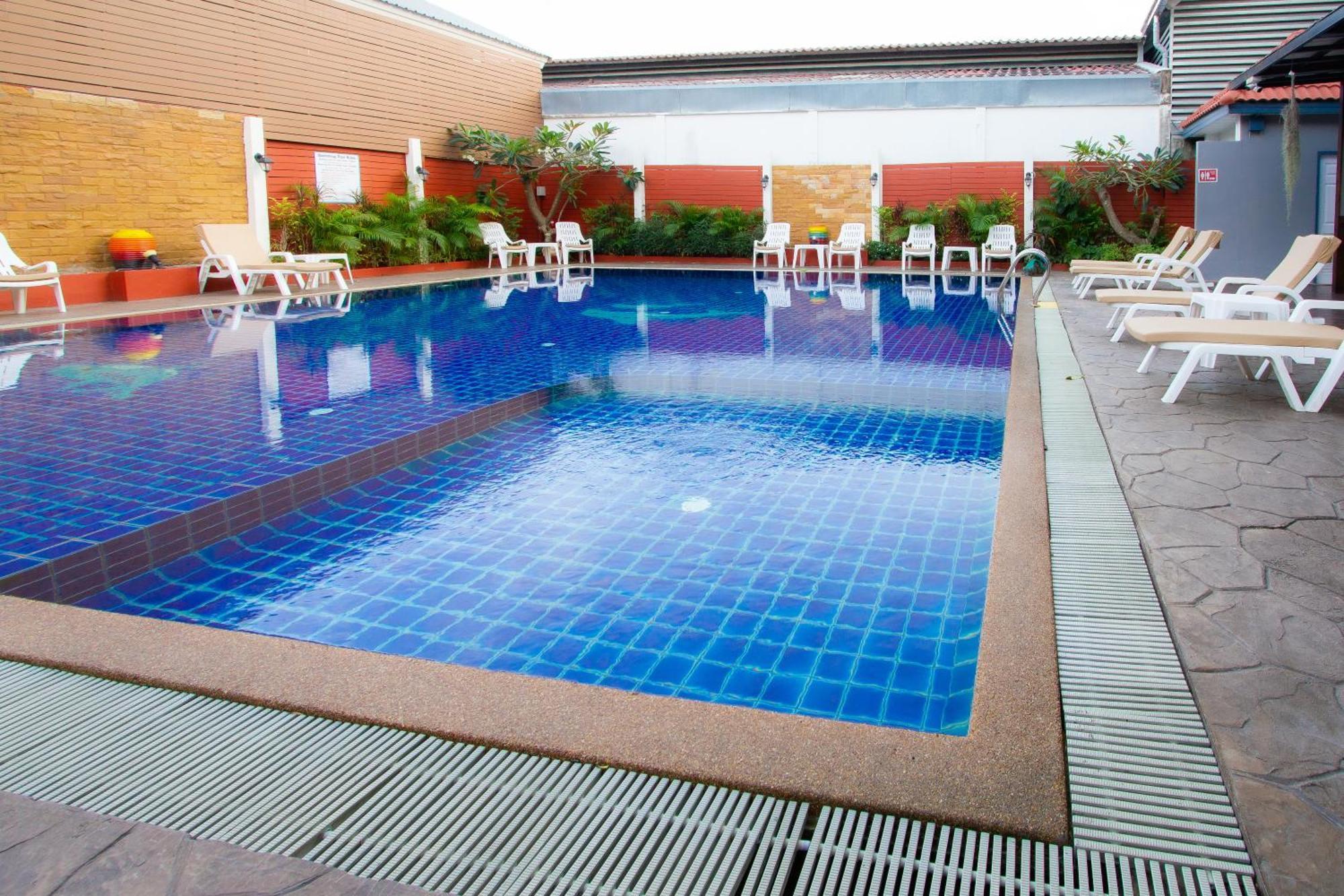 Valhalla Pattaya Hotel Джомтьен Экстерьер фото