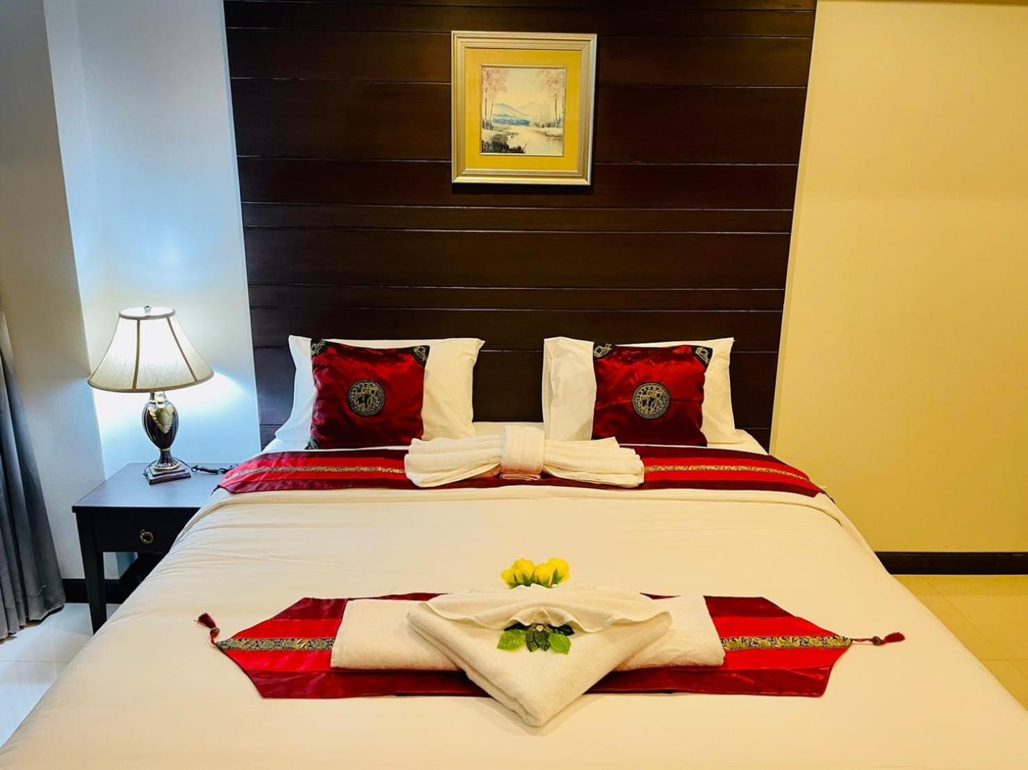 Valhalla Pattaya Hotel Джомтьен Экстерьер фото